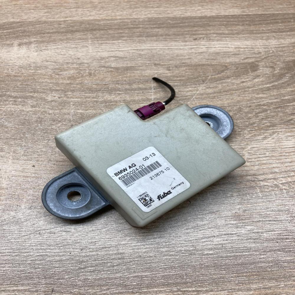 6935024   Aerial antenna amplifier BMW 5 F10 F11