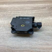 063800 0181   Air flap motor/actuator Toyota Prius (XW20)