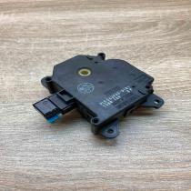 063800 0181   Air flap motor/actuator Toyota Prius (XW20)