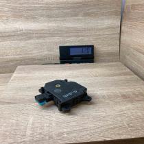 063800 0181   Air flap motor/actuator Toyota Prius (XW20)