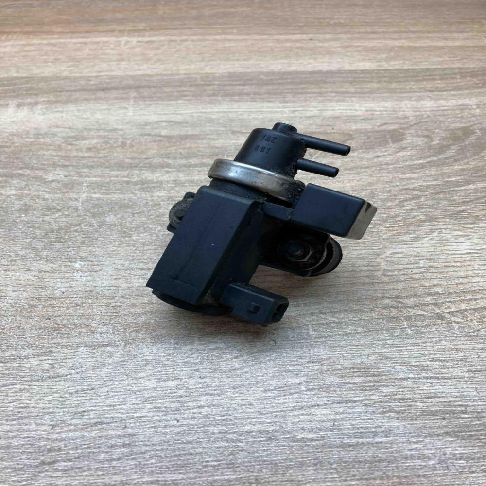 2247906   Vacuum valve BMW 5 E39