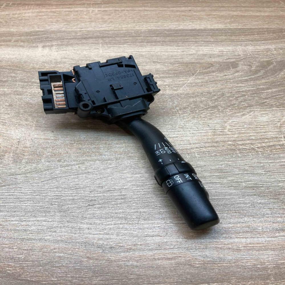 84652 05170 173654 LH  Wiper turn signal indicator stalk/switch Toyota Avensis T