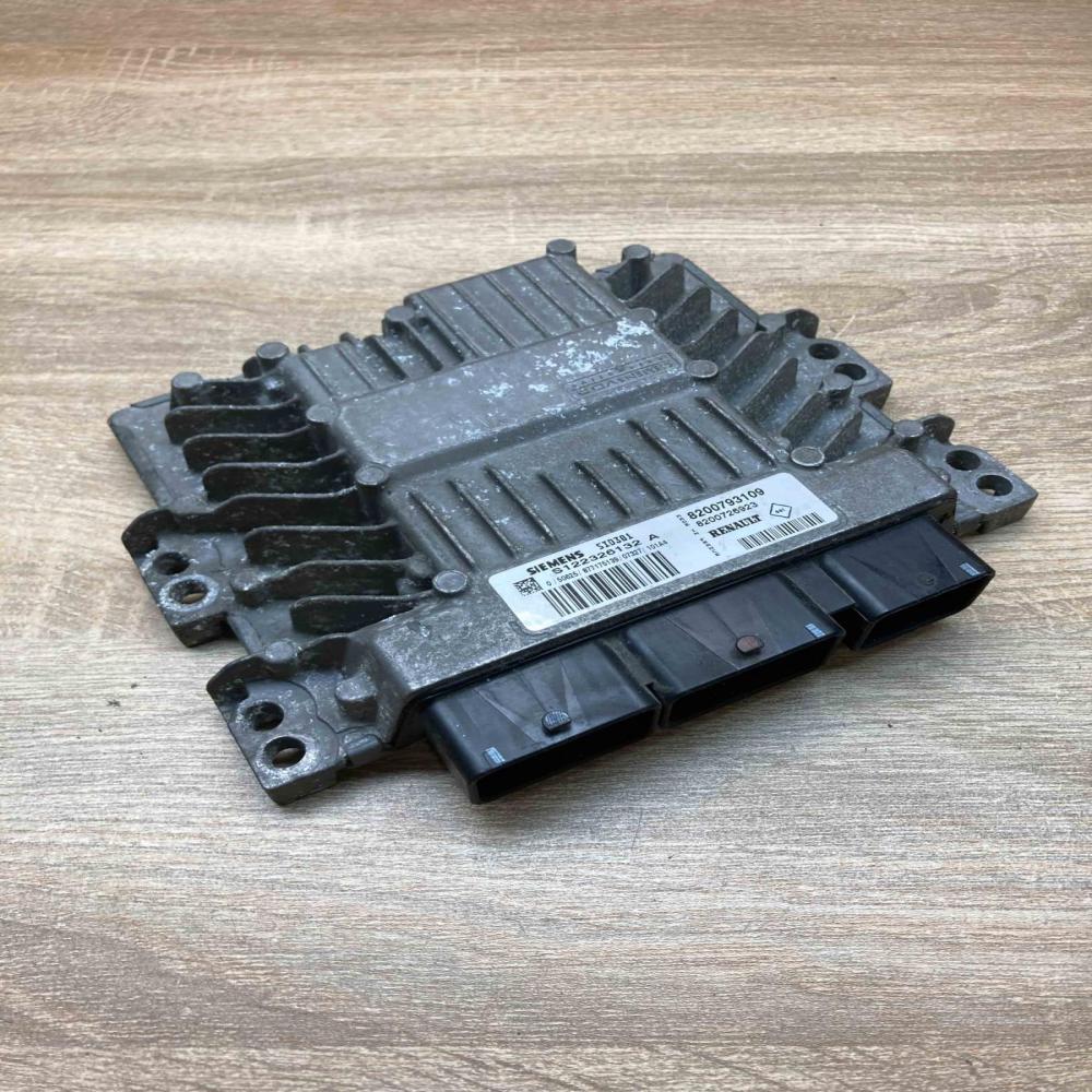 8200793109 8200726923  Engine control unit/module ECU Renault Laguna III