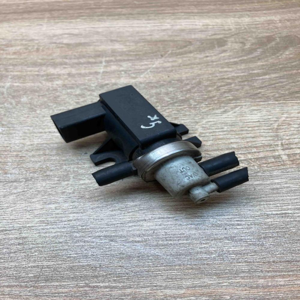 1J0906627A 72290325  Vacuum valve Audi A3 S3 8P