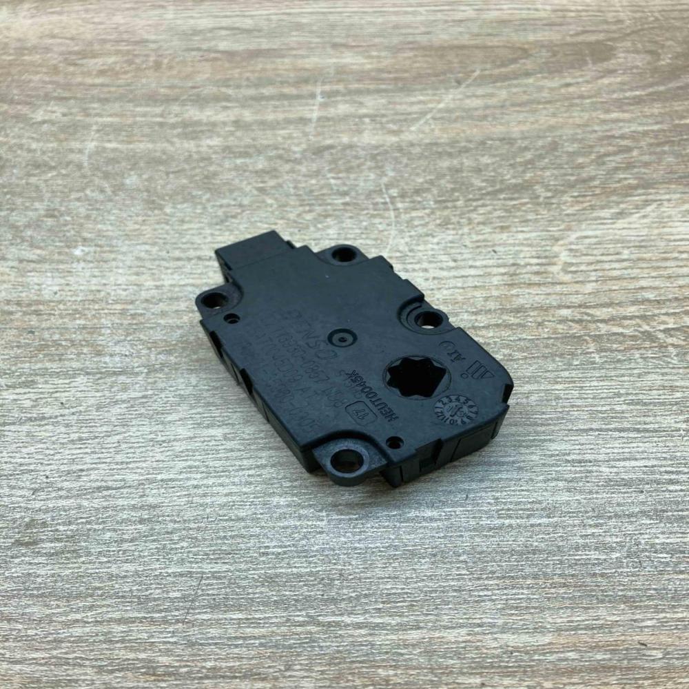 CZ113930 0857   Air flap motor/actuator Audi A6 S6 C7 4G