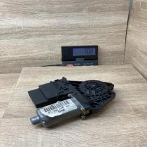 3B9839752CD 101438203  Rear door window regulator motor Volkswagen PASSAT B5