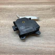 063800 0181   Air flap motor/actuator Toyota Prius (XW30)
