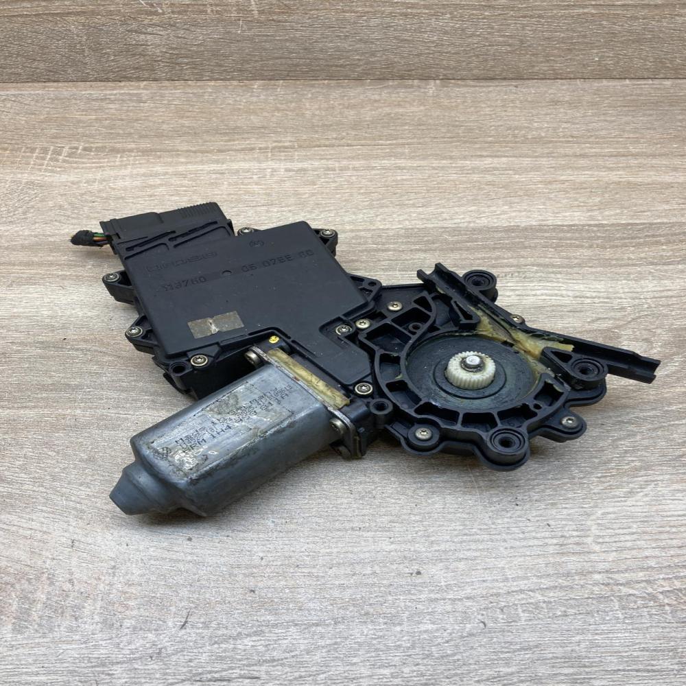 1H4959811A 05075500  Front door window regulator motor Ford Galaxy