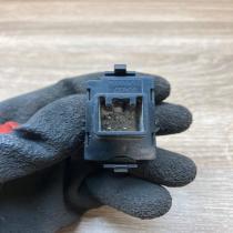 84810 0F010   Electric window control switch Toyota Corolla Verso E121