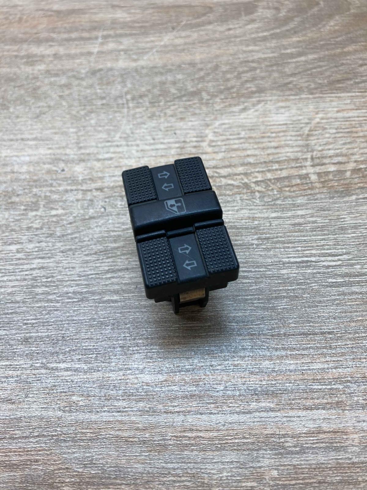 3A0959855   Electric window control switch Ford Galaxy