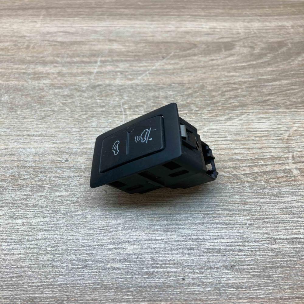 7L6959899   Alarm switch Volkswagen Touareg I