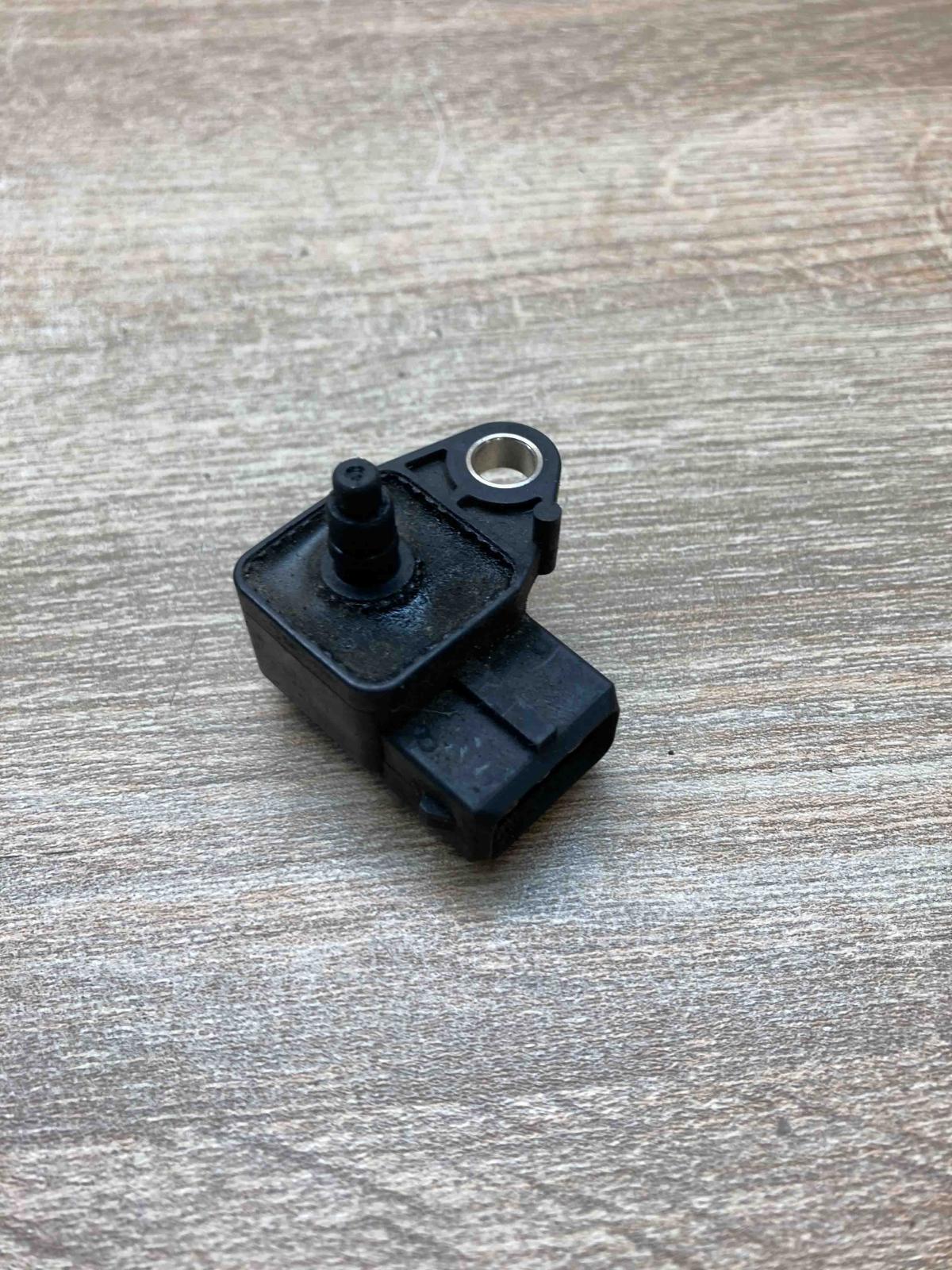 2246977   Turbo air boost pressure sensor BMW 5 E39