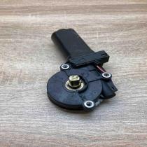 36201 61634   Front door window regulator motor Mazda Xedos 6
