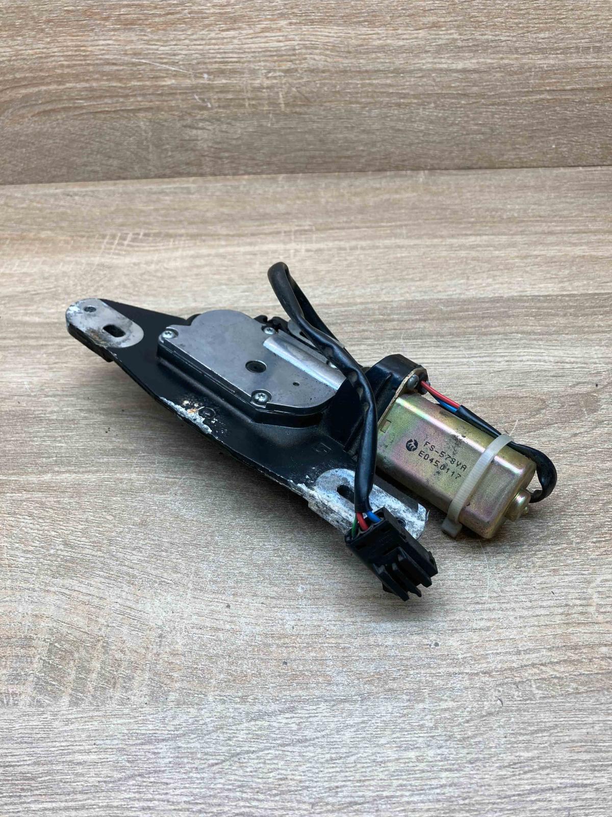 8362371 FS 578VA  Tailgate/trunk/boot lock/catch/latch BMW 5 E39
