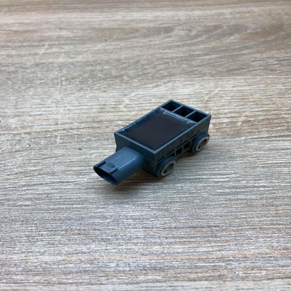 9159315   Airbag deployment crash/impact sensor BMW 7 F01 F02 F03 F04