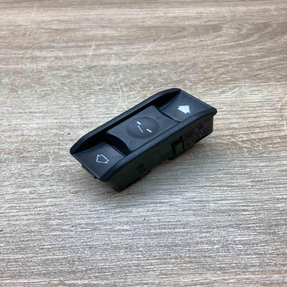 8352182   Sunroof switch BMW 5 E39
