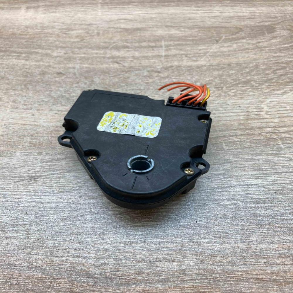 4679536   Air flap motor/actuator Peugeot 207