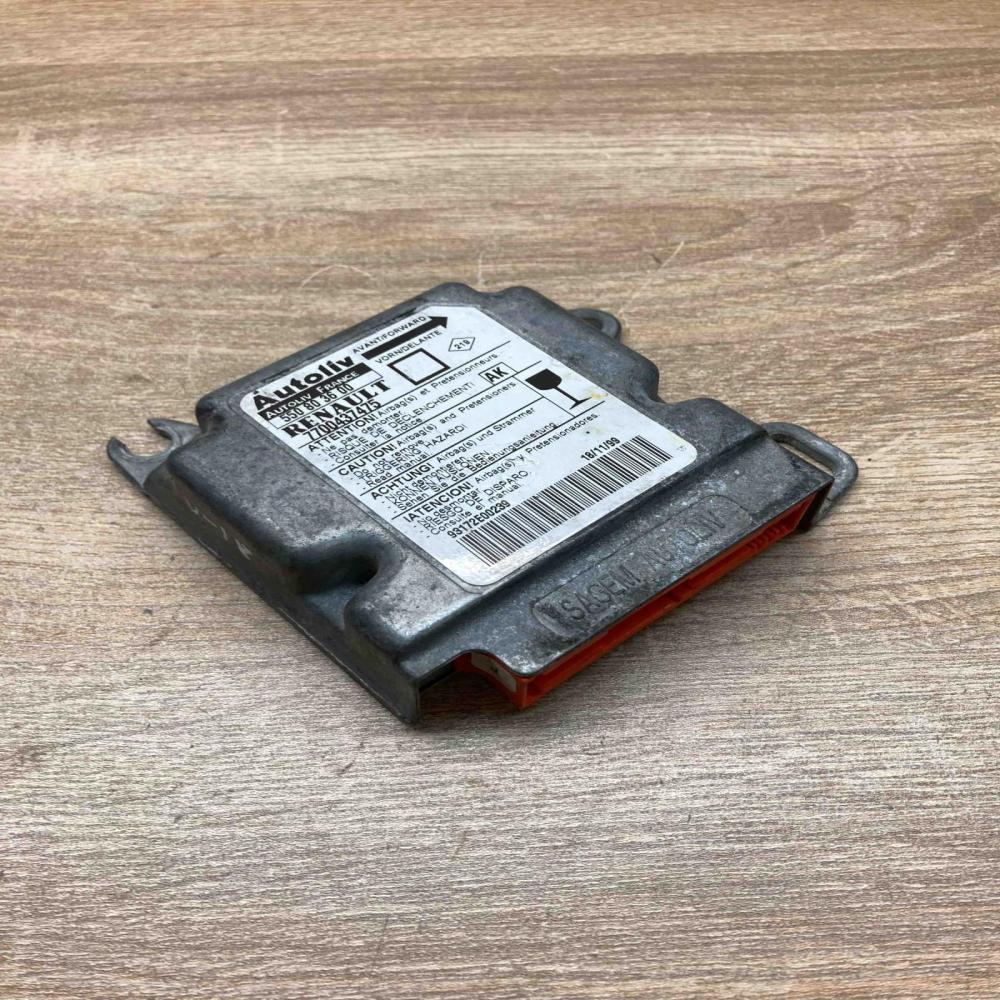 7700437475 550803600  Airbag control unit/module Renault Megane I
