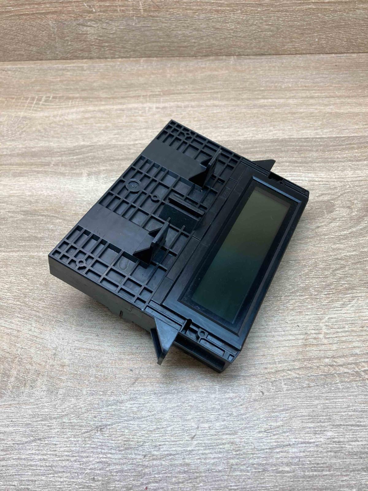 30772584 M836410 0357  Screen/display/small screen Volvo XC60