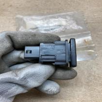 PZ464 E1420 15B533  Parking (PDC) sensor switch Toyota Auris 150
