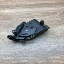 1J1907511A 6NN007692  Air flap motor/actuator Volkswagen Golf II