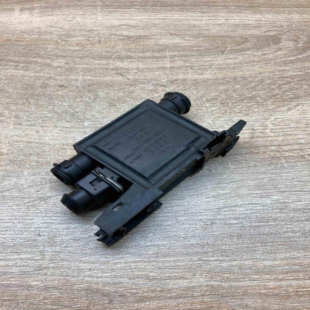 4A0959981A   Front door lock Audi A4 S4 B5 8D