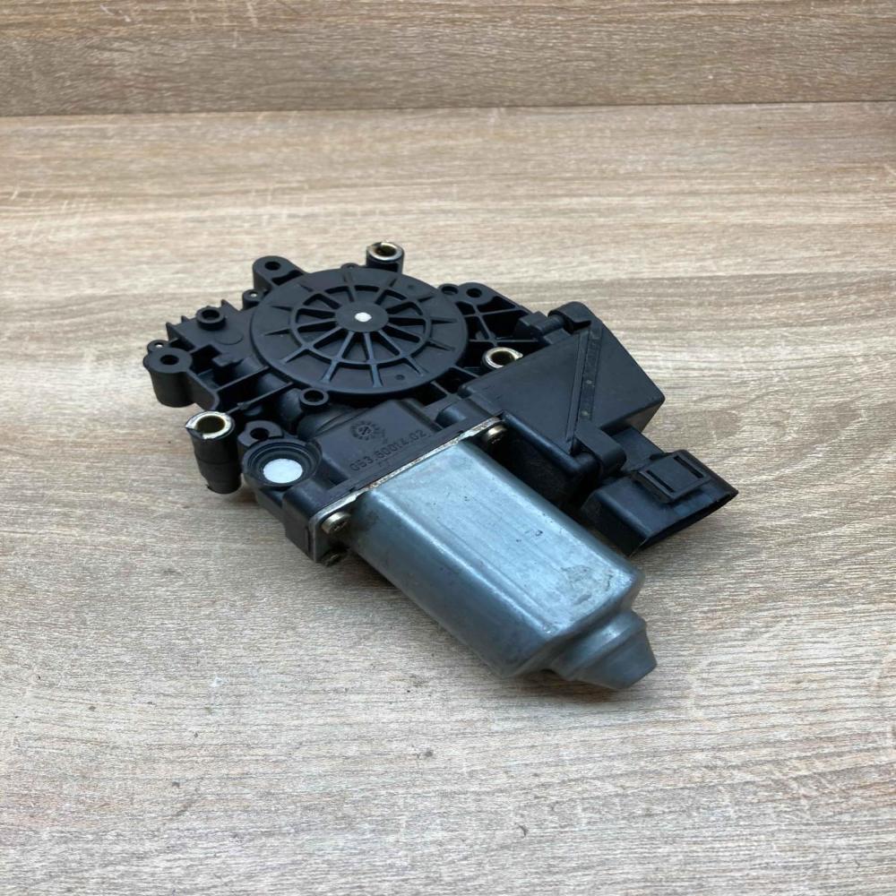 4B0959802B 101144 114  Rear door window regulator motor Audi A6 S6 C5 4B