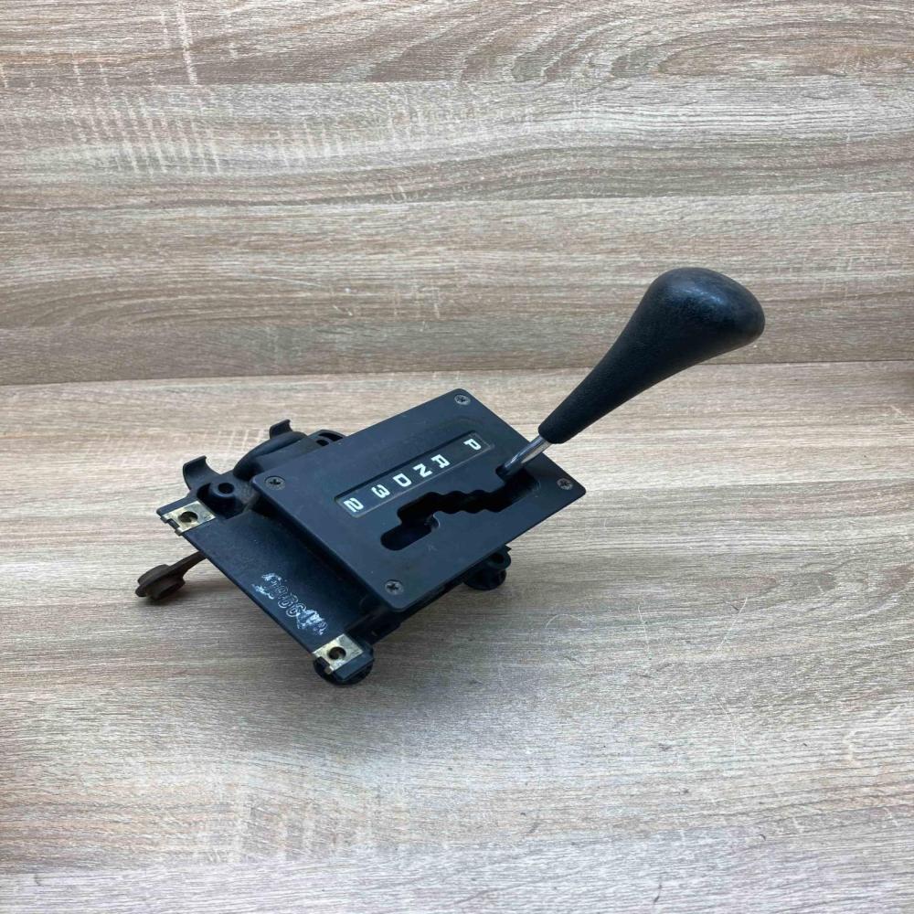 2012670905   Gear shifter/selector Mercedes-Benz 190 W201