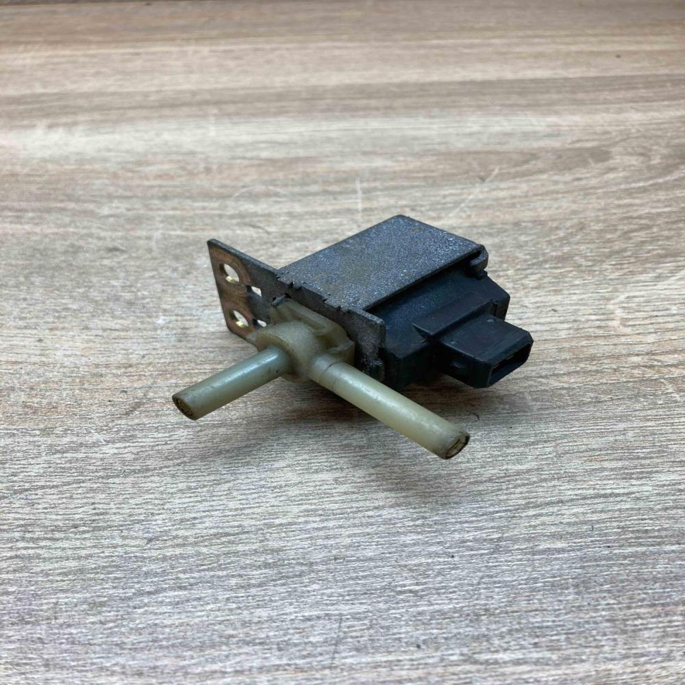 Audi 80 Vacuum   Vacuum pump Audi 80 90 S2 B4