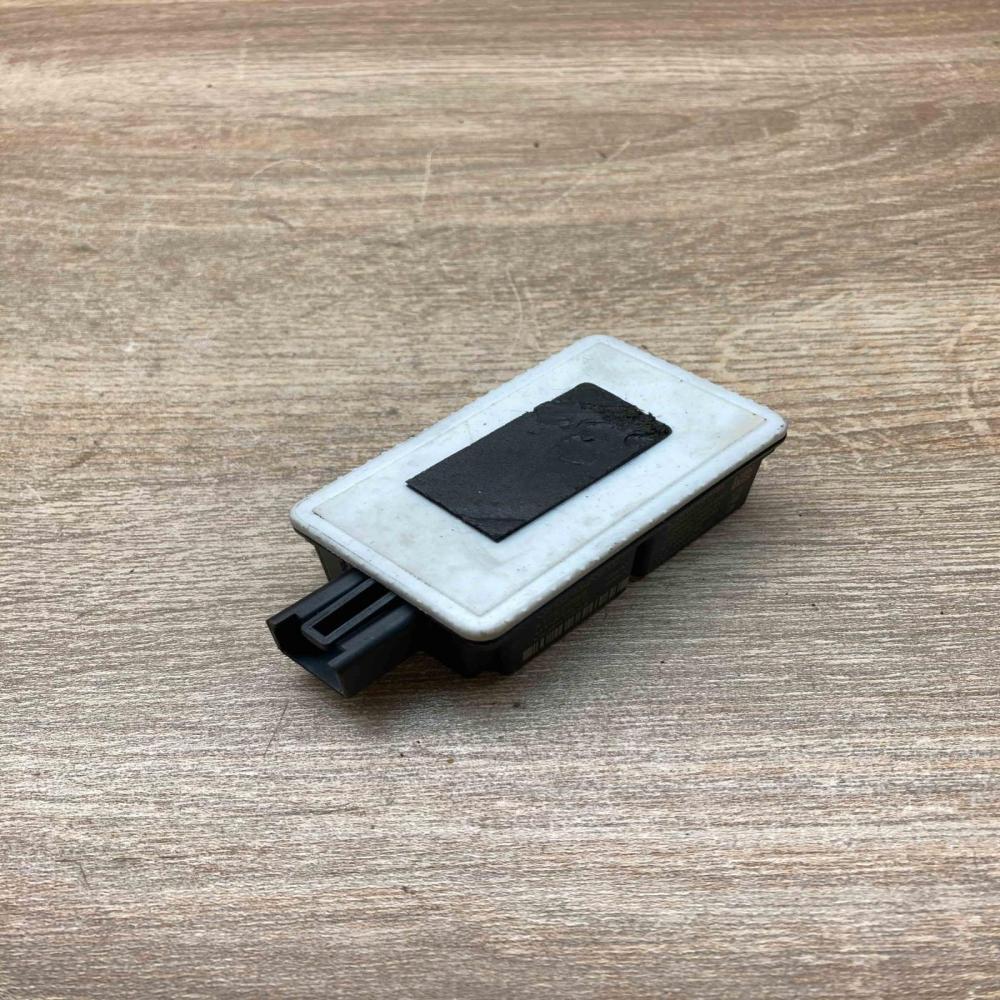 31252988 S180036007  Alarm control unit/module Volvo V70