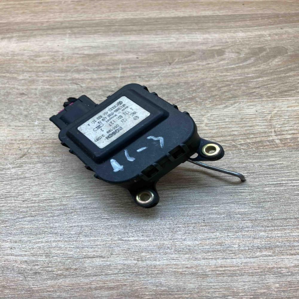 4B1820511A 0132801127  Air flap motor/actuator Audi A6 S6 C5 4B