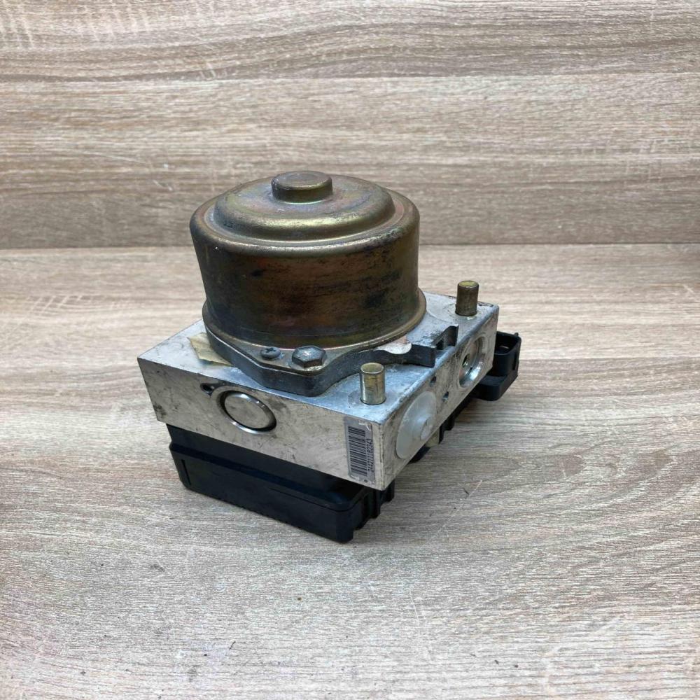 MR955425   ABS Pump Mitsubishi Pajero
