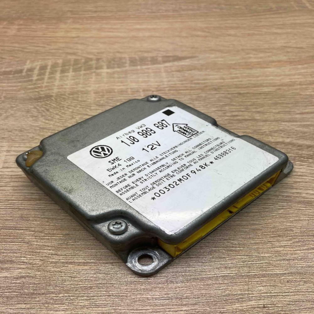 1J0909607 5WK4199  Airbag control unit/module Volkswagen PASSAT B5