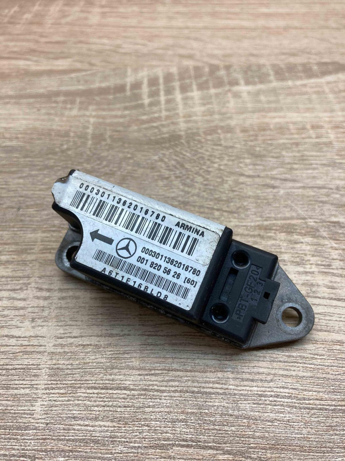 0018205626   Airbag deployment crash/impact sensor Mercedes-Benz E W210