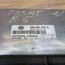 3B0907557C 5WP433204  Engine control unit/module ECU Volkswagen PASSAT B5