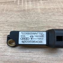 4B0959643B   Airbag deployment crash/impact sensor Audi A6 S6 C5 4B