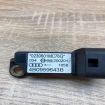 4B0959643B   Airbag deployment crash/impact sensor Audi A6 S6 C5 4B