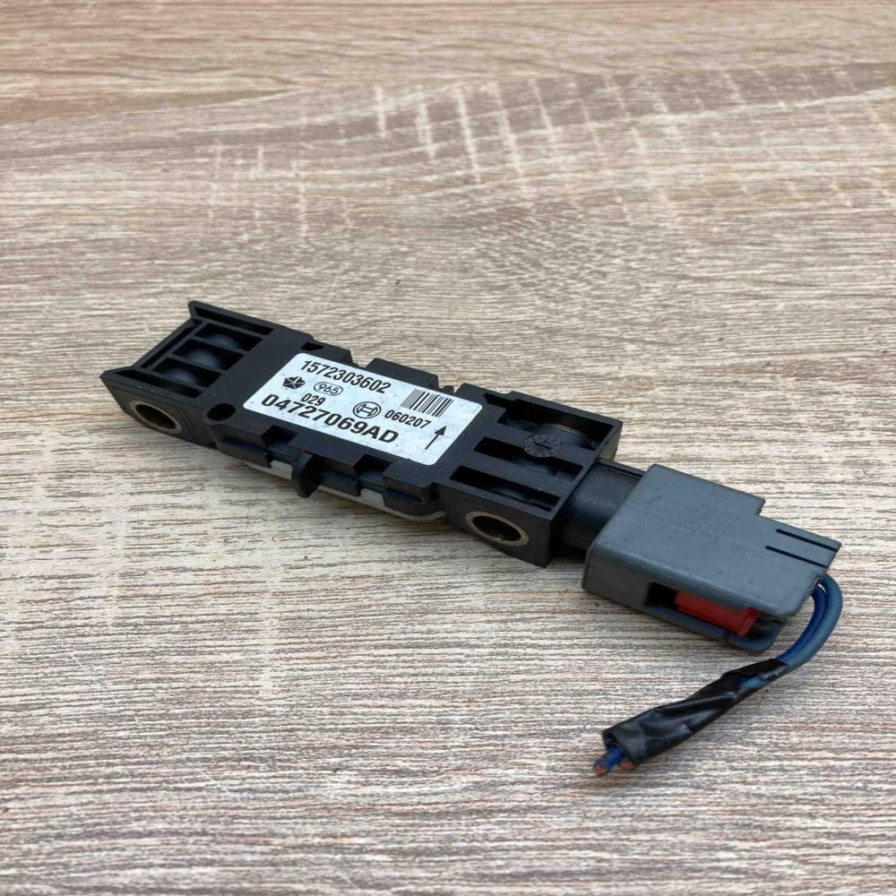 04727069AD 1572303602 029 Airbag deployment crash/impact sensor Chrysler Voyager