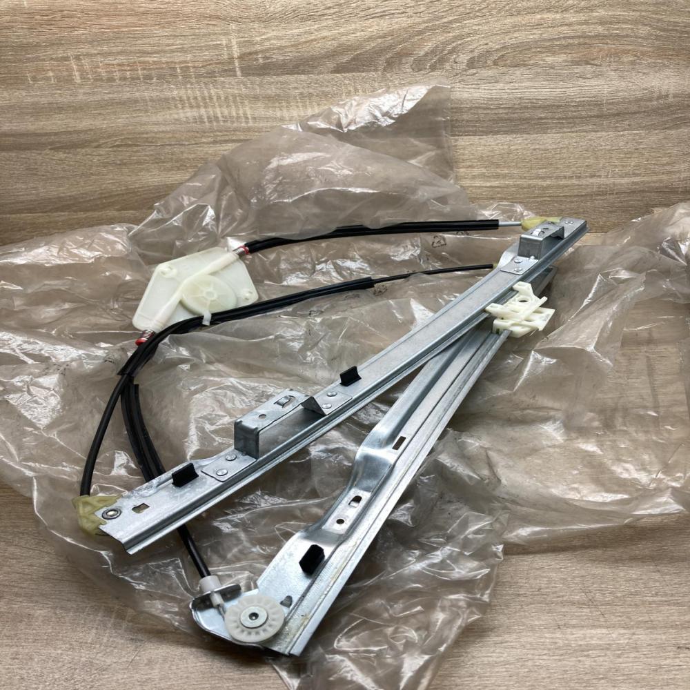 9682493680 9222 CT  Rear door manual window regulator Citroen C4 I