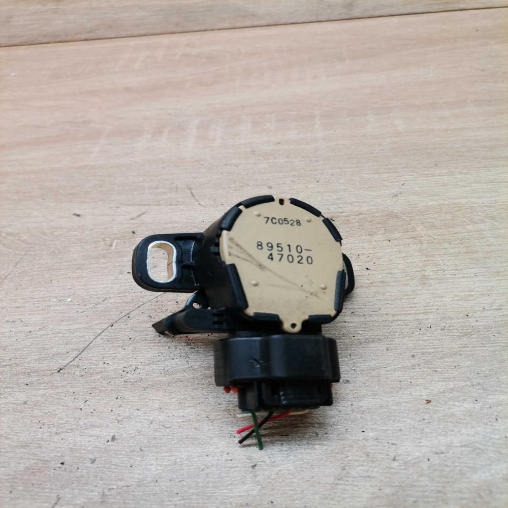 89510 47020   Accelerator pedal position sensor Toyota Avensis T270