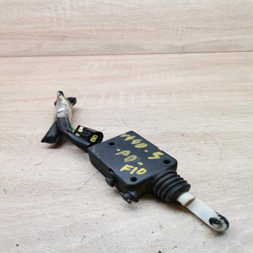 b2034 V440 F10 Central locking motor Volvo 440