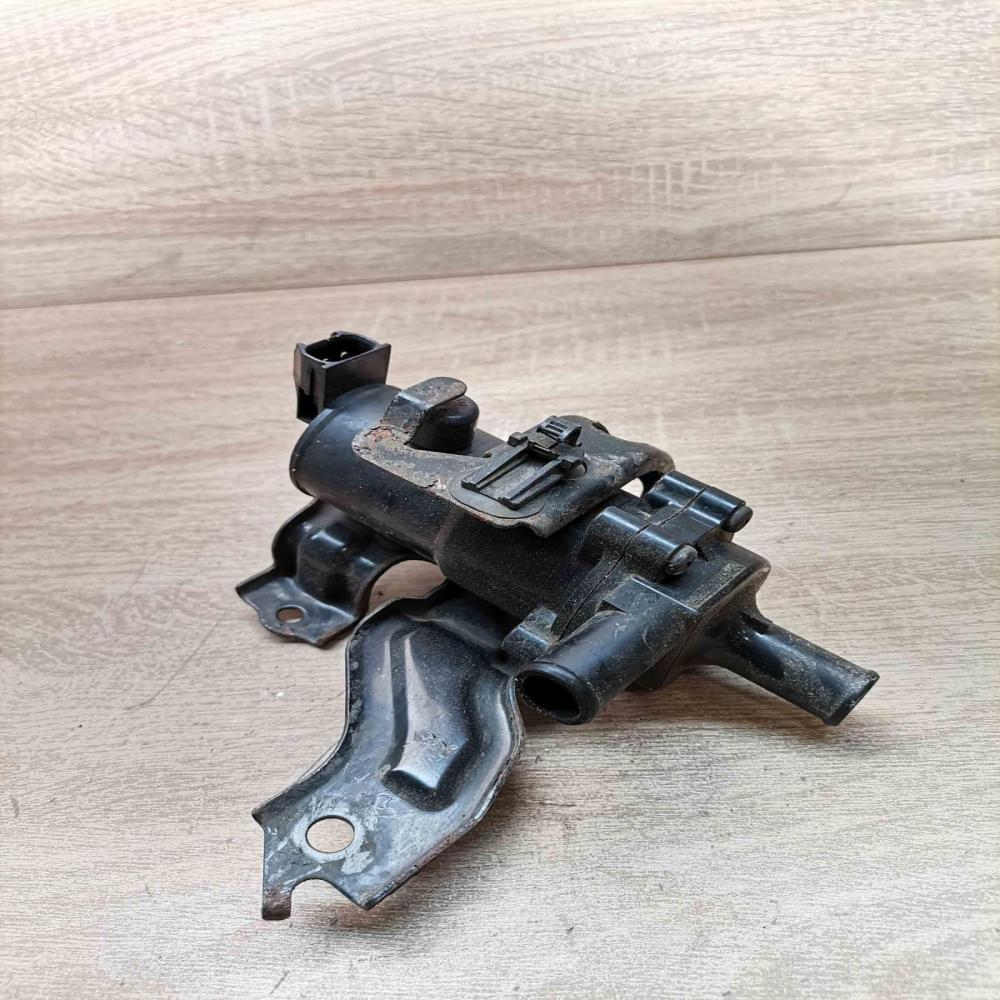 064100 0951   Electric auxiliary coolant/water pump Toyota Prius (XW20)