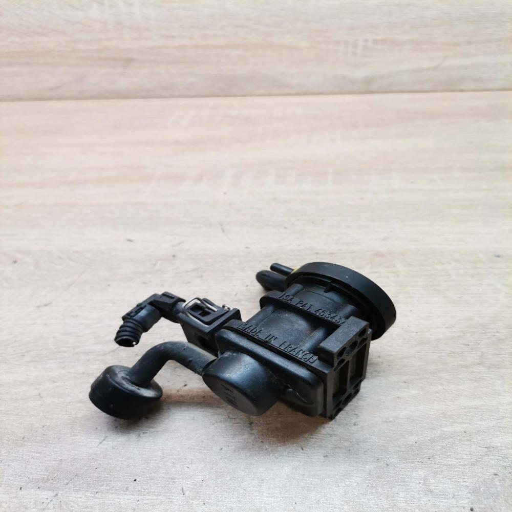 4522371 4715396  Vacuum valve Opel Vectra B