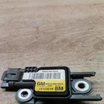 13123276   Airbag deployment crash/impact sensor Opel Vectra C