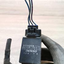 85330 44010 060210 4440  Windscreen/windshield washer pump Toyota Corolla Verso
