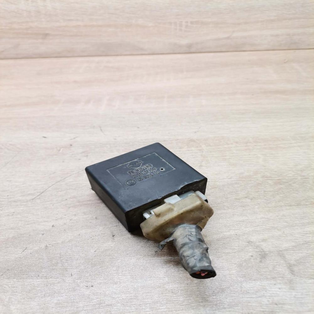 28511 5f100 05801010  Other relay Nissan Micra