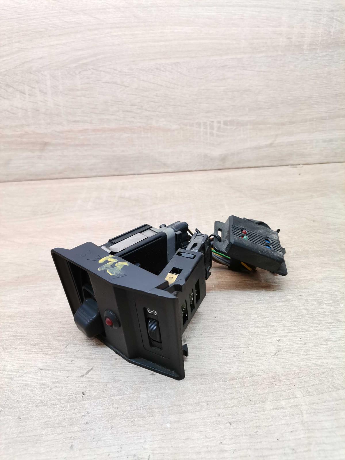 8351235   Light switch BMW 5 E34