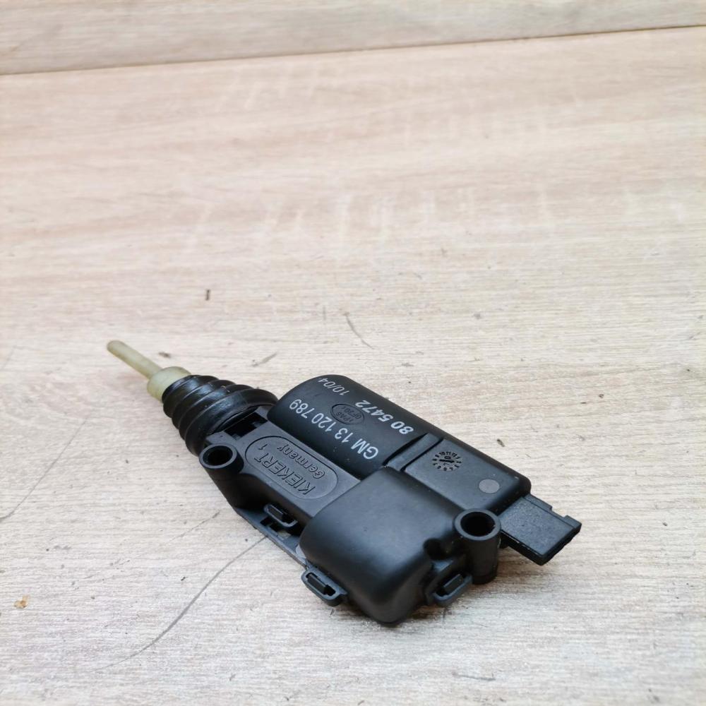 13120789 805472  Central locking motor Opel Zafira A