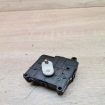 113800 2051   Air flap motor/actuator Toyota Avensis T250