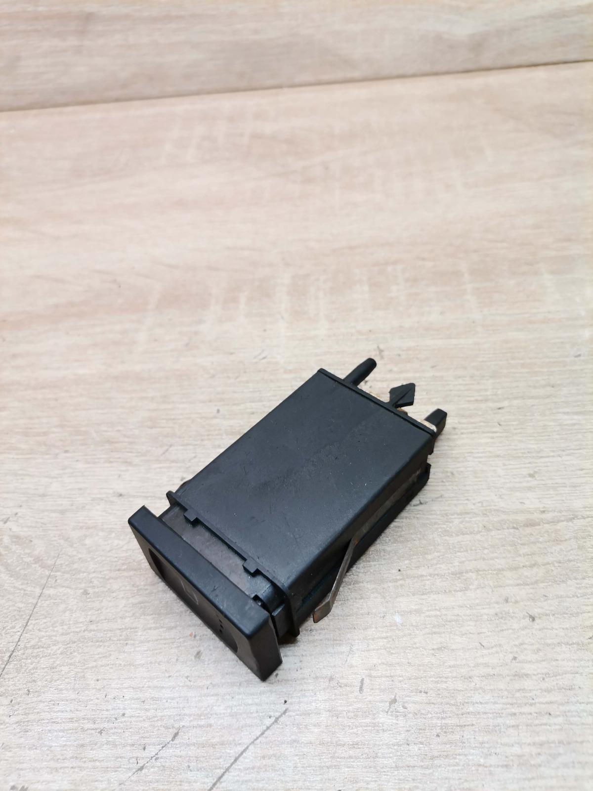 3b0959621b   Windscreen/window heater switch Volkswagen PASSAT B5